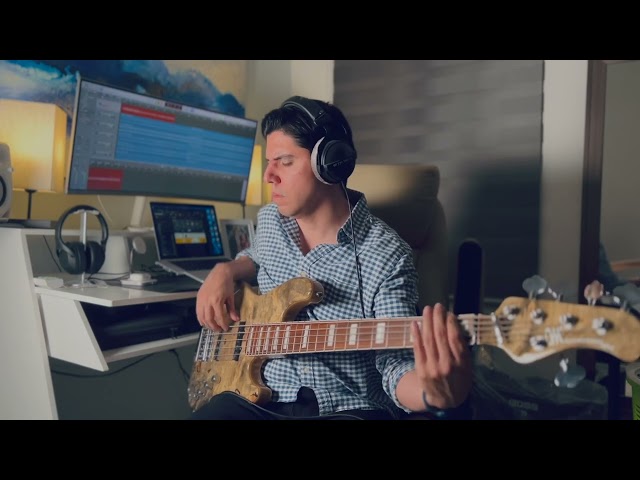 Hank & Cliff - T Square (Bass cover) class=