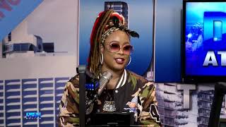 Todays Deal Adrienne Vittadini Zip Around Charging Wallet