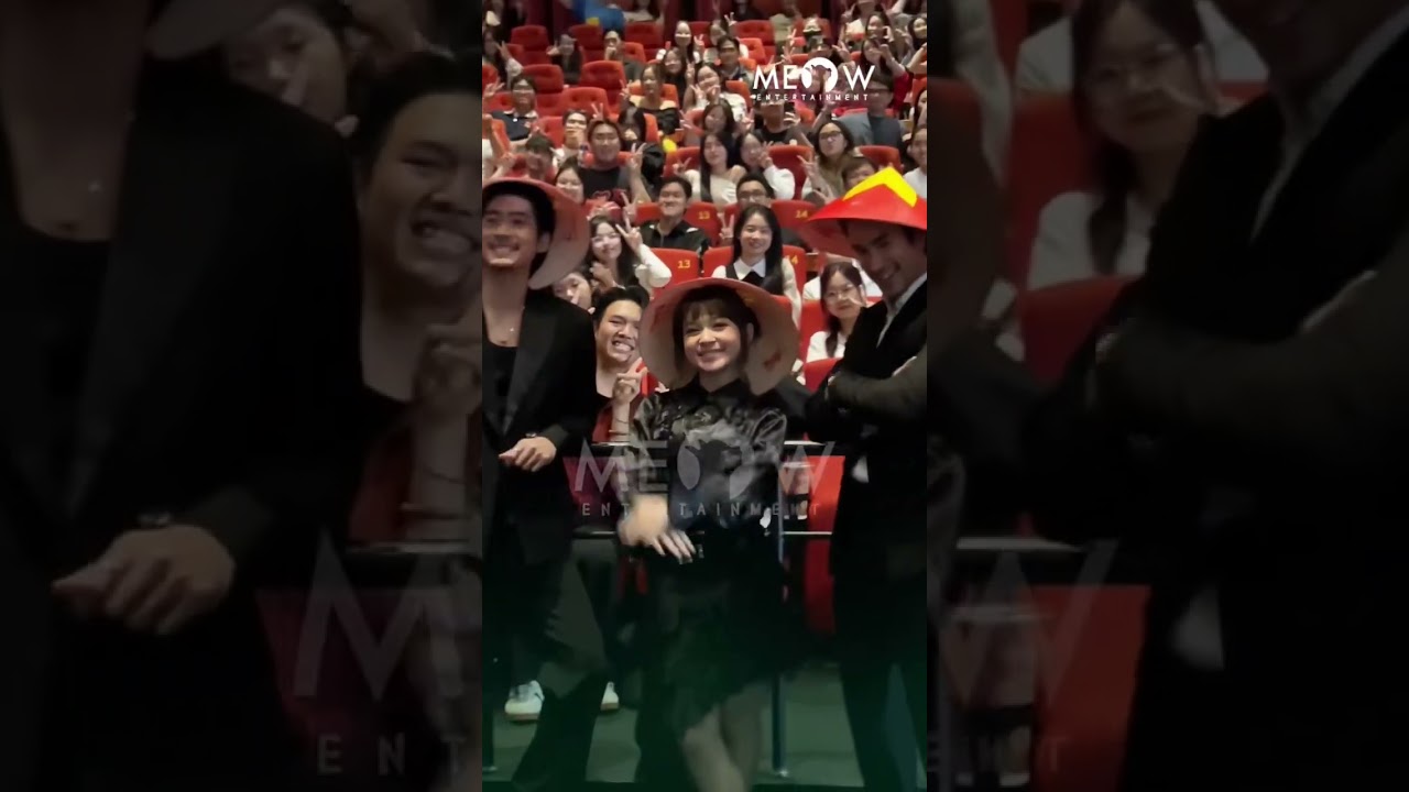 Dàn diễn viên Tee Yod 3 hạnh phúc khi được tặng nón lá trong lần về Việt Nam đi cine tour