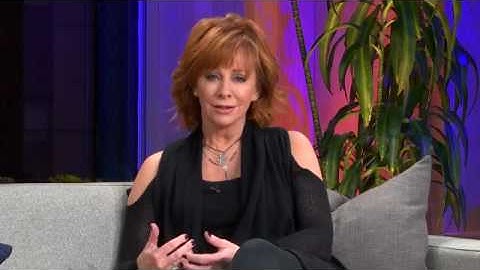Reba McEntire live video from Facebook NY talking about new album