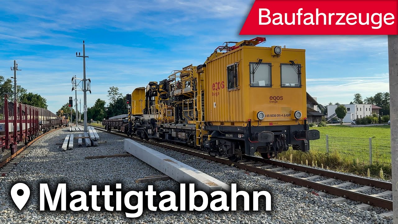 Baufahrzeuge der Firma EQOS Energie für die Elektrifizierung der Mattigtalbahn