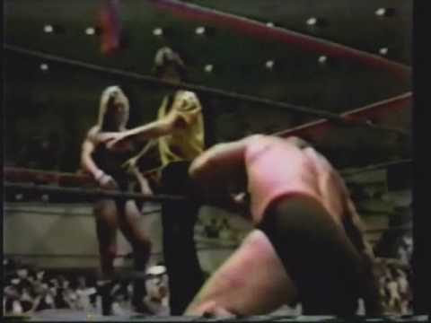 Terry Boulder (Hulk Hogan) vs Mongolian Stomper (5-14-79) Classic Memphis Wrestling