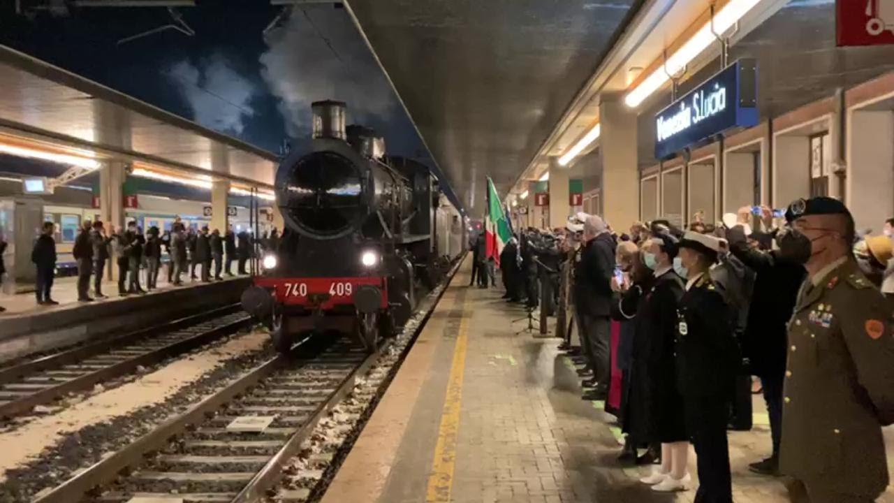 Venezia, l'arrivo del treno del Milite Ignoto da Aquileia a Roma