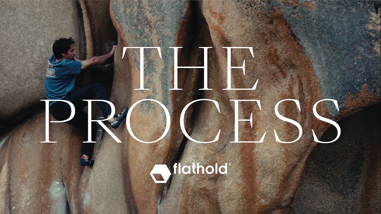 Niky Ceria bouldering in Sardinia