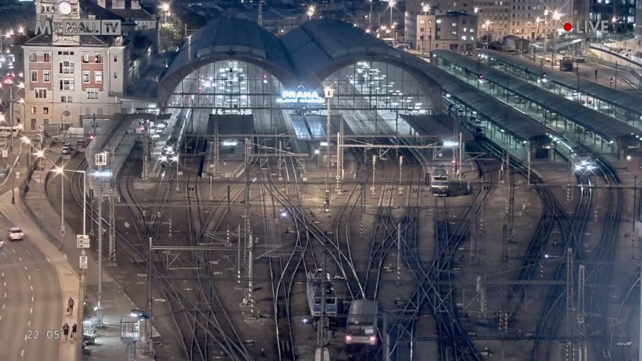 Hlášení Praha hlavní nádraží + Obří zpoždění vlaku RJ 91050 + Hlášení o snížení zpoždění, 30.6.2022