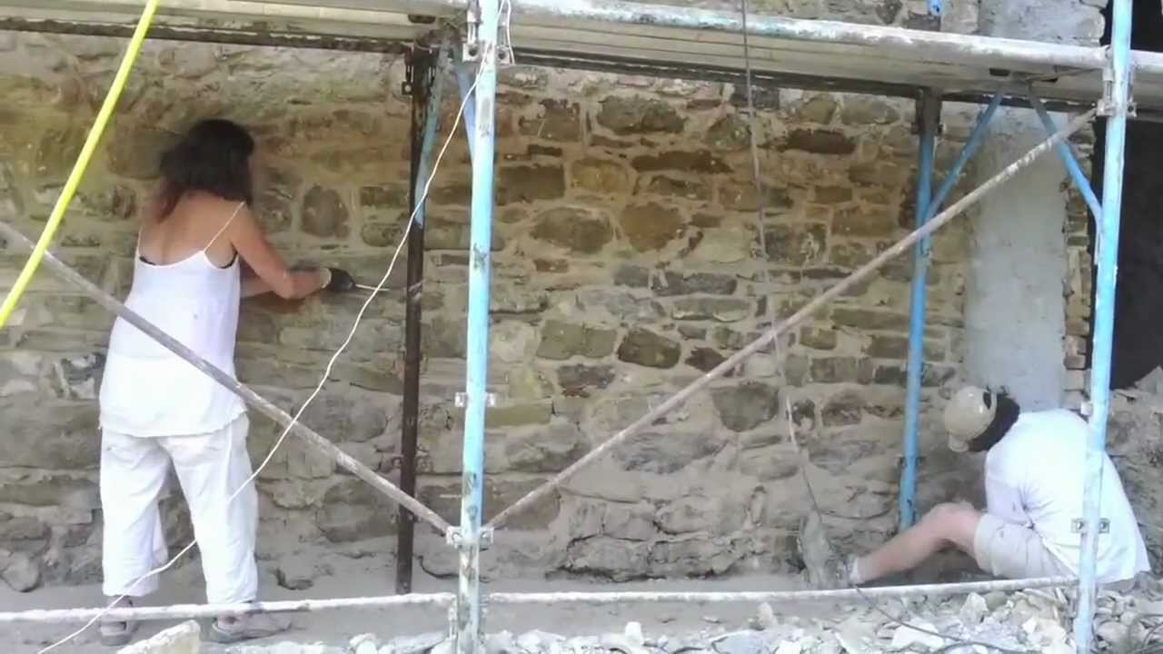 Sassoerminia stuccatura con malta naturale di muro in sasso ...