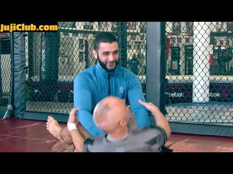 Omoplata attacks with special guest Silver Fox Karel Pravec - 동영상