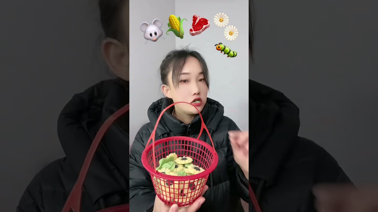 Испытание пакета эмоций при еде с изысканной девушкой 