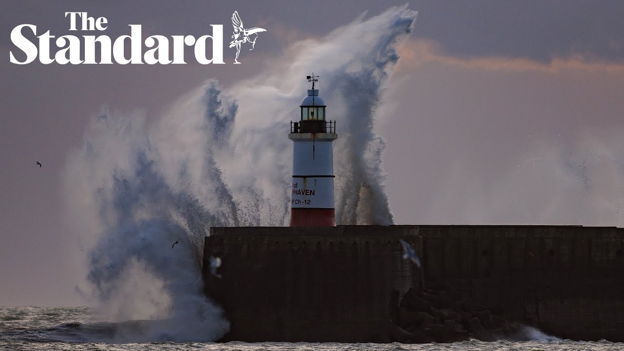 Strong winds to batter UK on Christmas Eve before a rain-soaked December 25