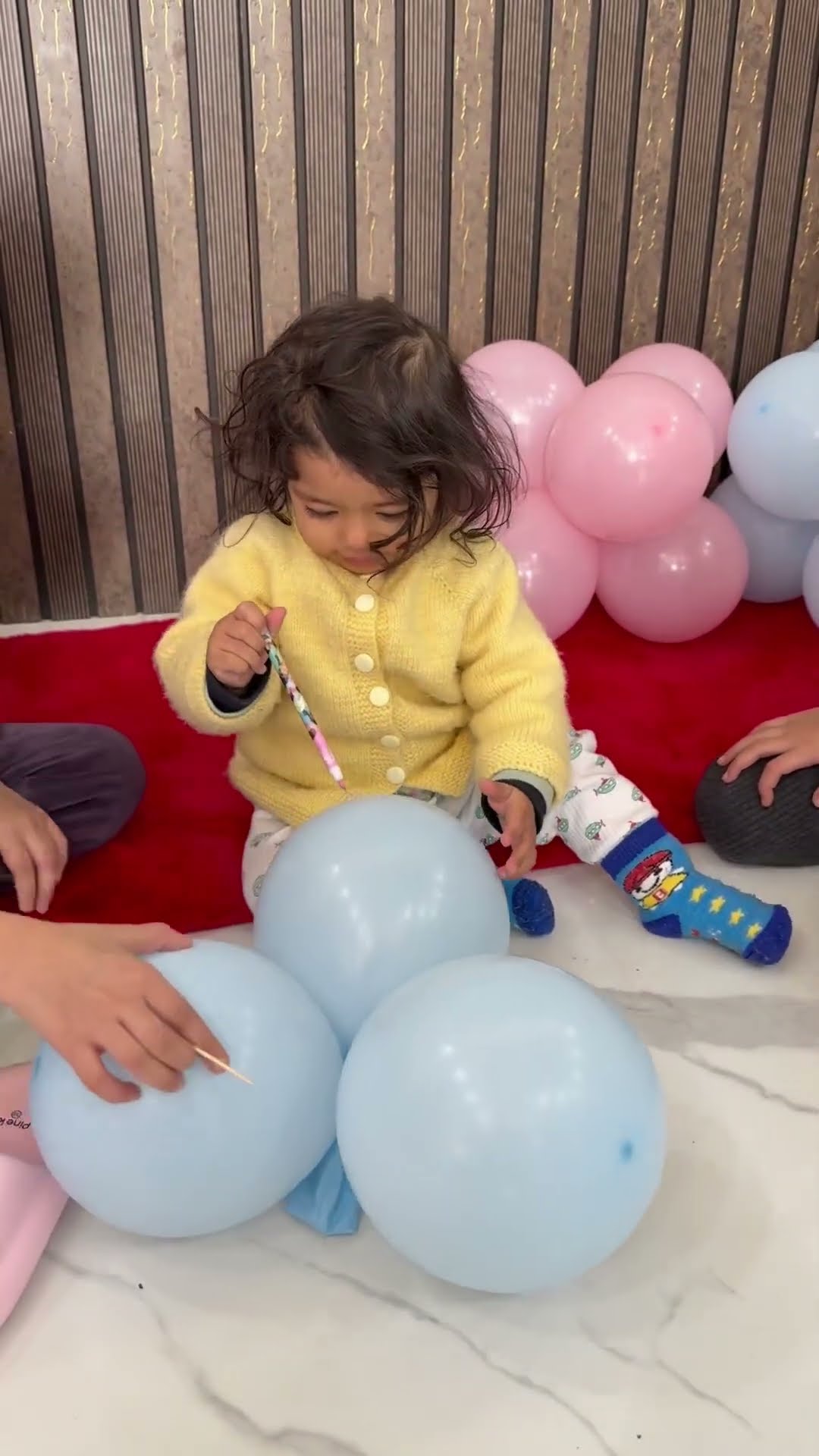 Cute baby balloon popping ???