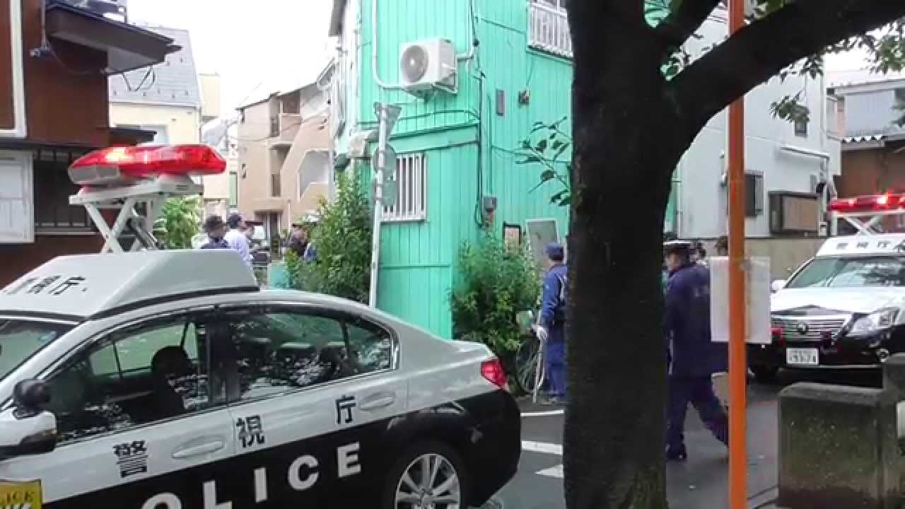 立てこもり事件発生か パトカーや覆面パトカーが緊急走行で続々集結 私服刑事や警察官が警棒で完全包囲した現場の緊迫の一部始終 Undercover Police Car Youtube