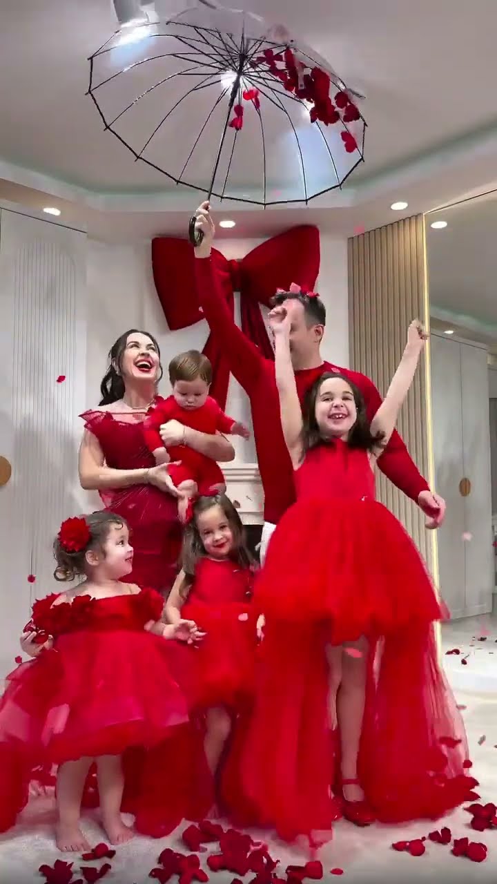 Yeniyıl hepimize sağlık, bereket ve huzur getirsin inşallah? #özlemlinaöz #happynewyear