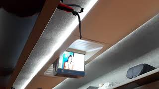 KTX 143열차가 고장나서 다른열차로 갈아탔습니다