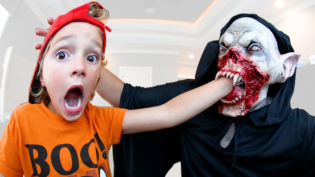 Scariest Halloween Costumes EVER 9!