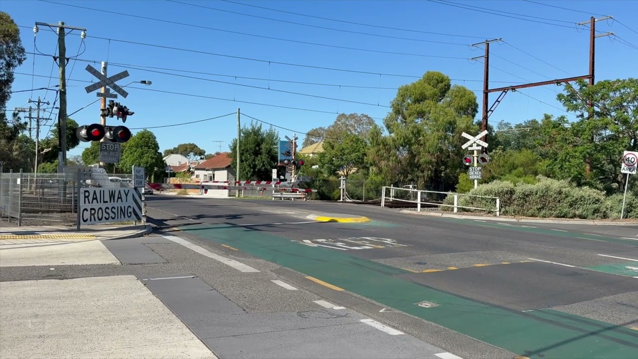 Victoria Rd Level Crossing Dennis 