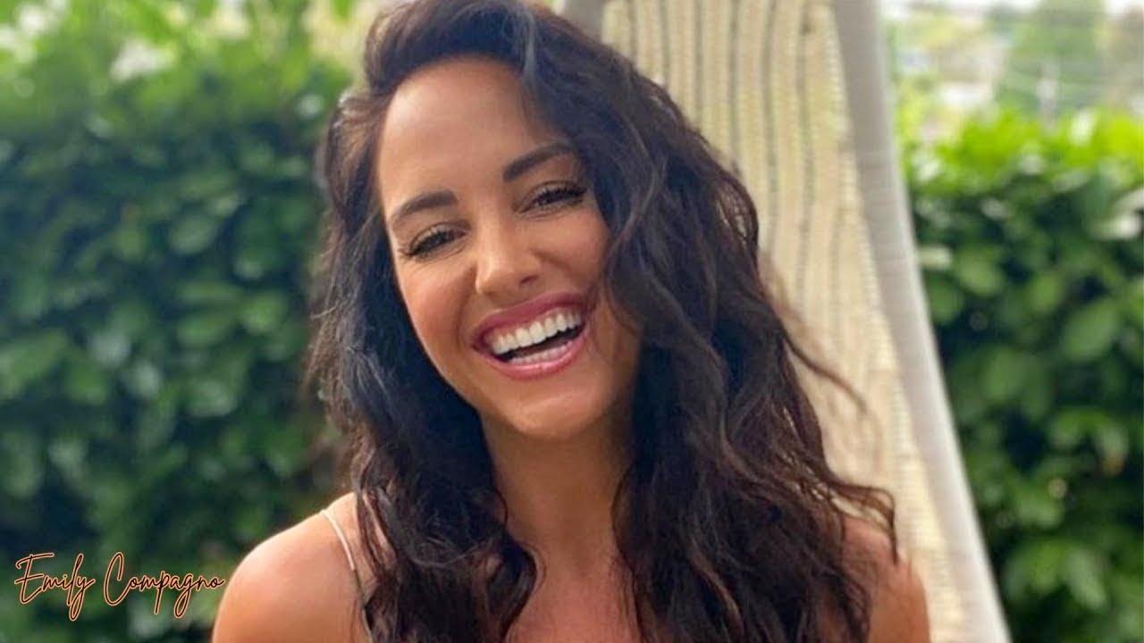 Потрясающая фигура Эмили Компаньо в центре внимания