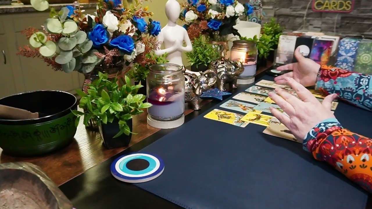 Weekend Vibe - All 12 Signs Reading (Timestamps Below)