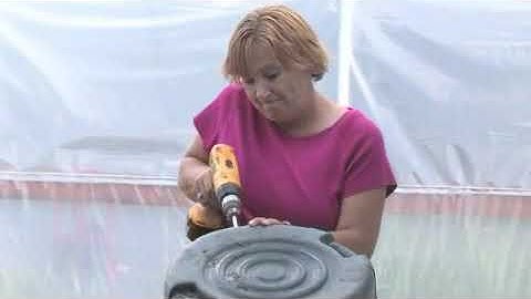 How to Make a Compost Bin From a Garbage Can