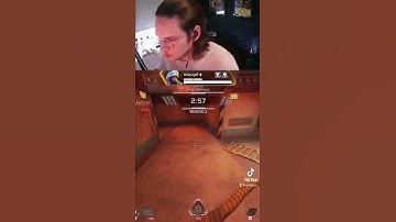 WHAT WAS THE LIFELINE DOING 🤣🤣 #apex #apexclips #apexlegends