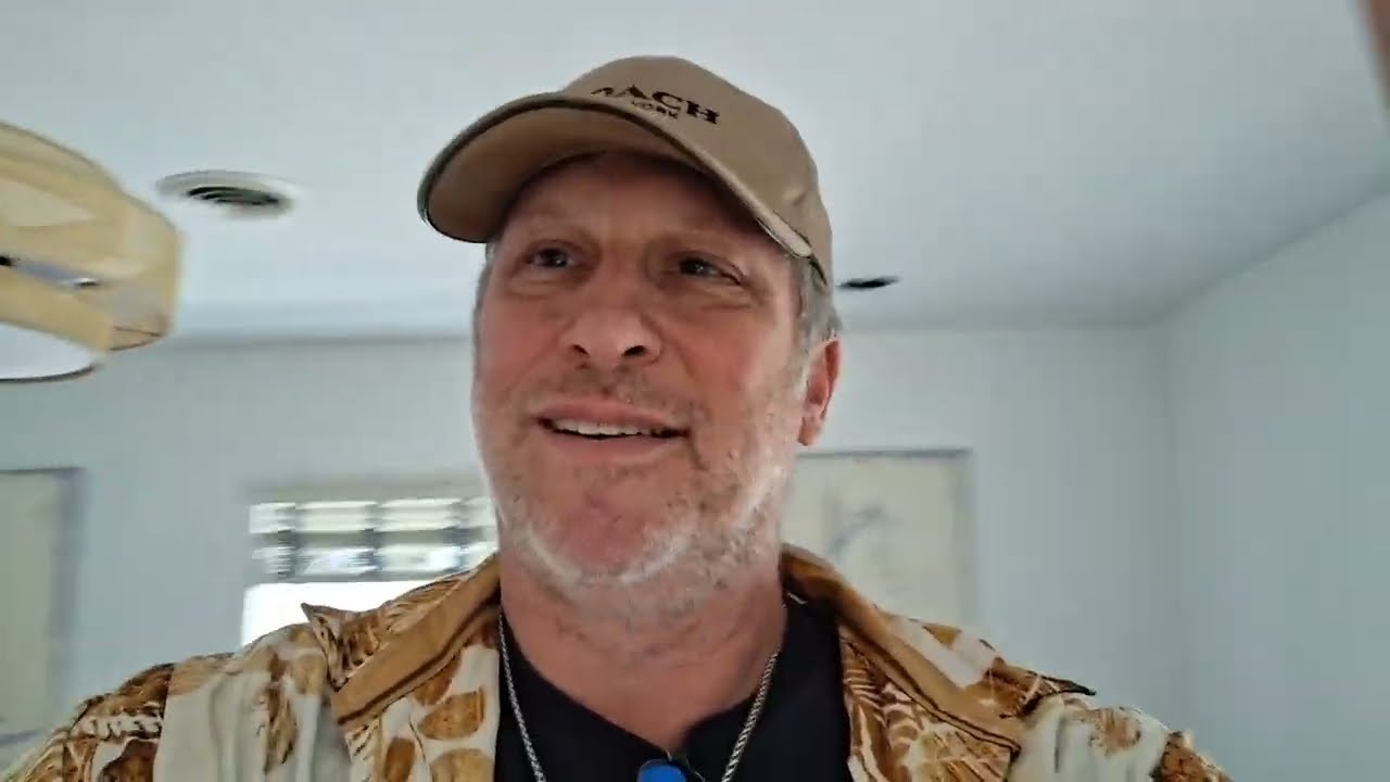 ⁣Impromptu Boater BBQ - Cellphone Video - Sailing Video Channel, solar lithium, living on a sailboat