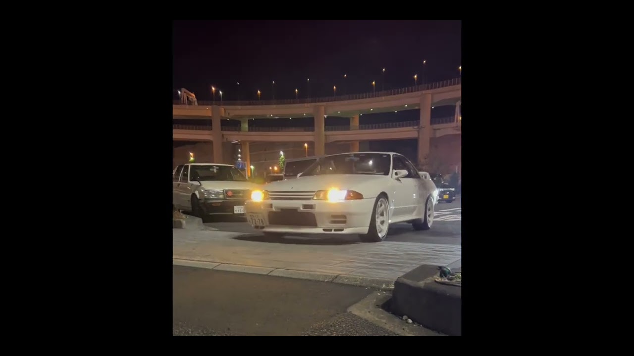 Night in Daikoku parking area - YouTube