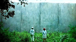 órfãos descobre que eles moram em lugar que tem um muro gigantesco
