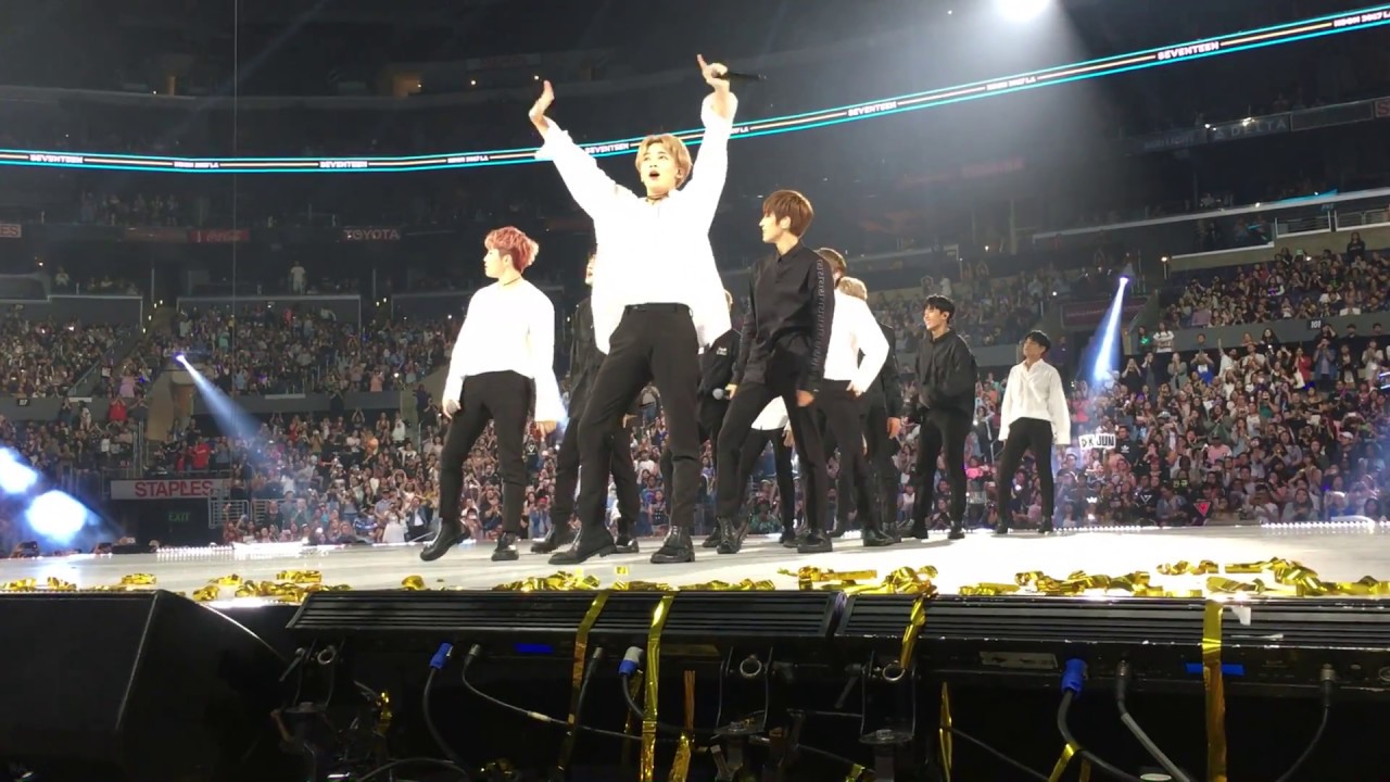 170819 SEVENTEEN(세븐틴) - VERY NICE(아주 NICE) Fancam KCON LA 2017 DAY 1