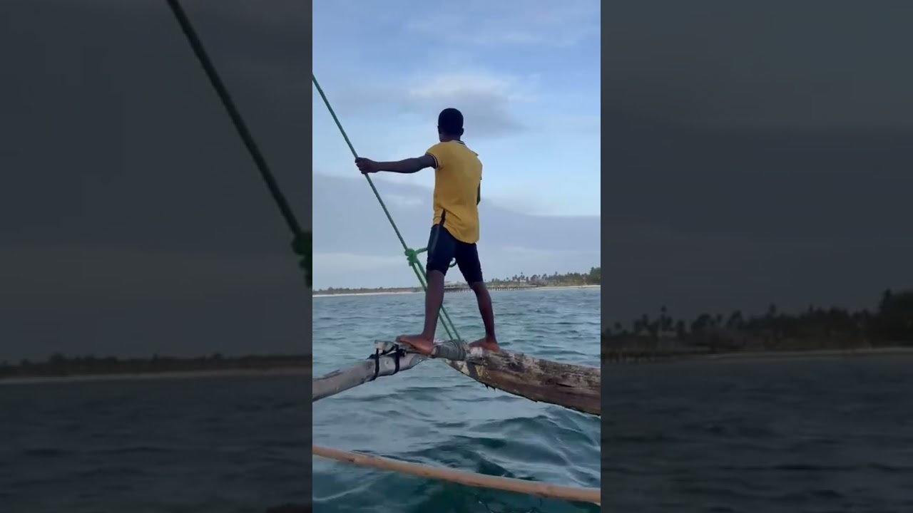 Calm Ocean Waves 🌊 | Relaxing Sea Sounds (5 Minutes