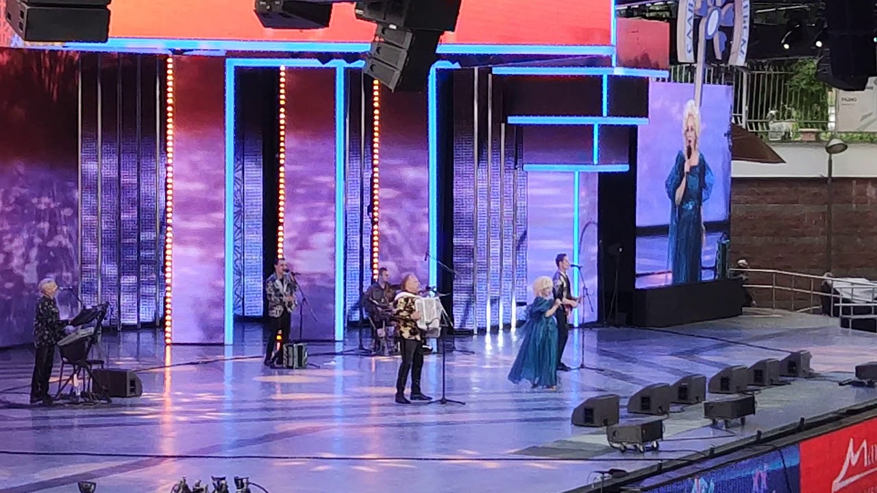 Надежды Кадышева 2015 концерт. Концерт Кадышевой на Славянском базаре.