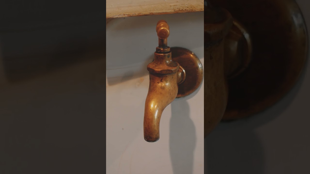 Witch cottage 🏡 Tiny Home Tour