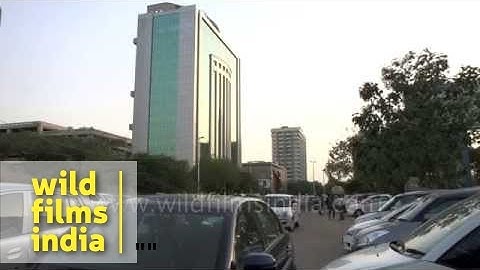 Fast moving traffic in Nehru Place area of Delhi