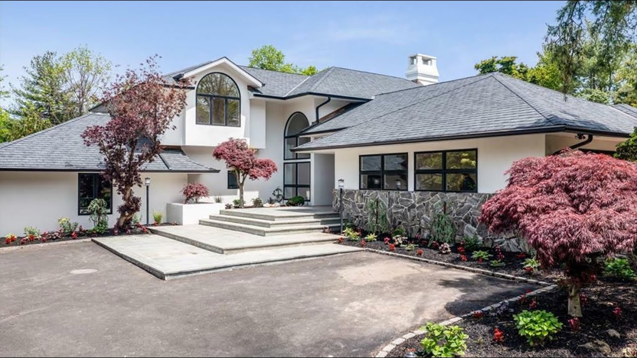 INSIDE a STUNNINGLY MODERN Long Island Home with a TENNIS COURT | 7 Plover Lane | SERHANT. Tour