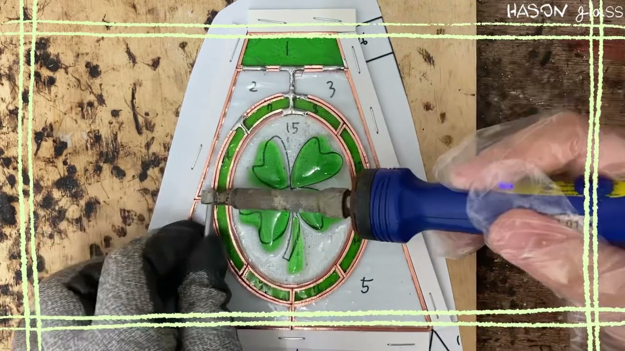 행운을 가져다 줄 네잎 클로버 스테인드글라스 조명 만들기