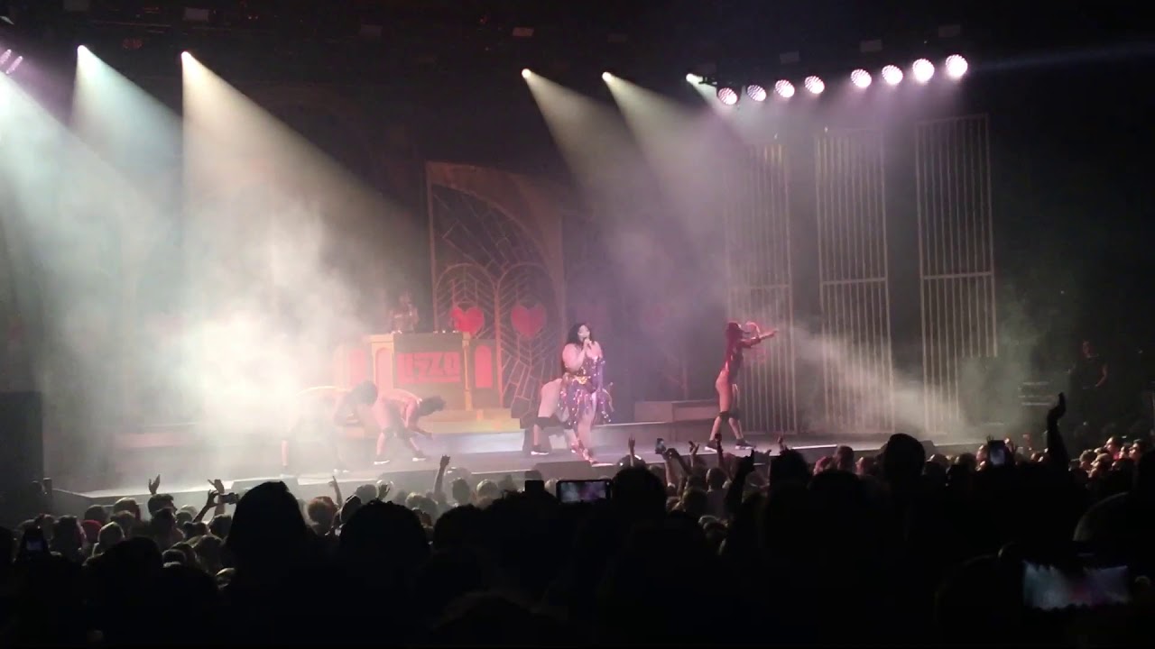 Lizzo - Water Me - Live @ Pleyel Paris 2019