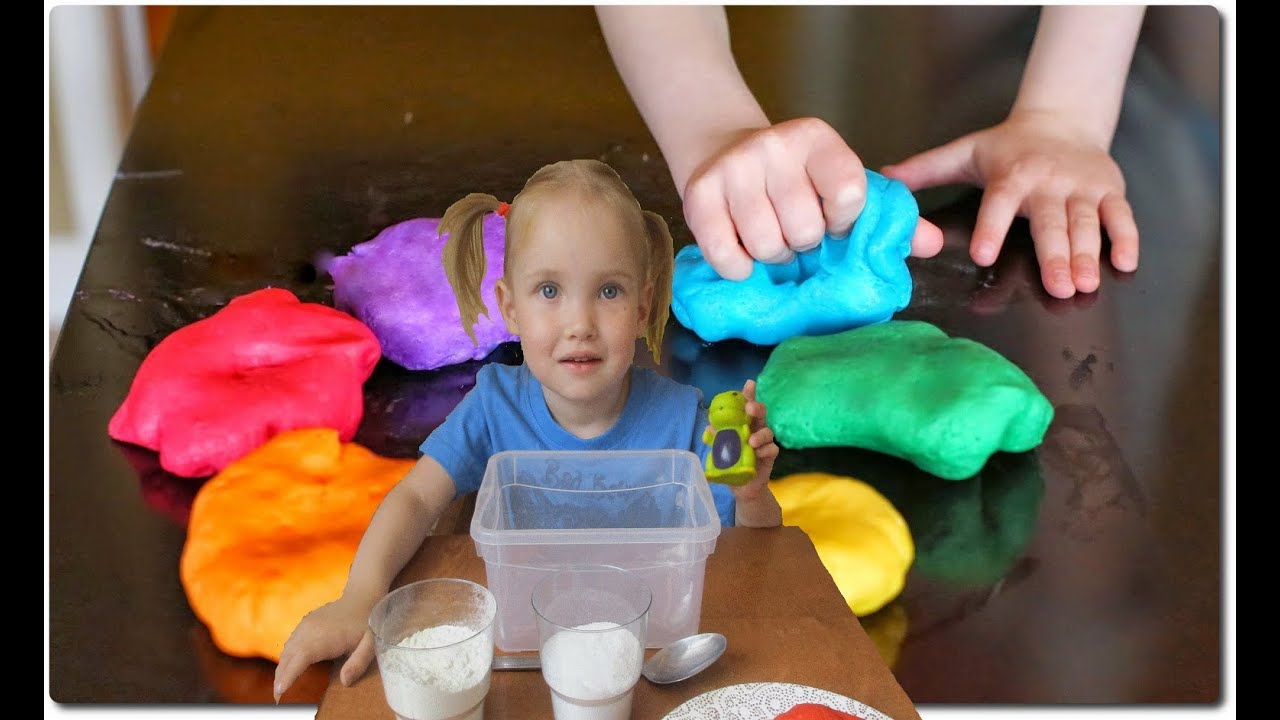 Включи видео как делать детям. Как делают пластилин видео для детей. Как делают пластилин на заводе. Как делается пластилин Поппи. Макс и Катя делают пластилин из косметики.
