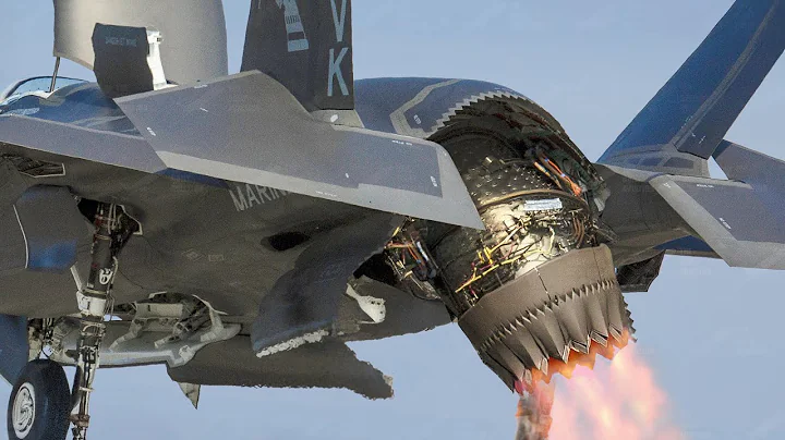 US F-35B Switches to Helicopter Mode for Spectacular Vertical Landing