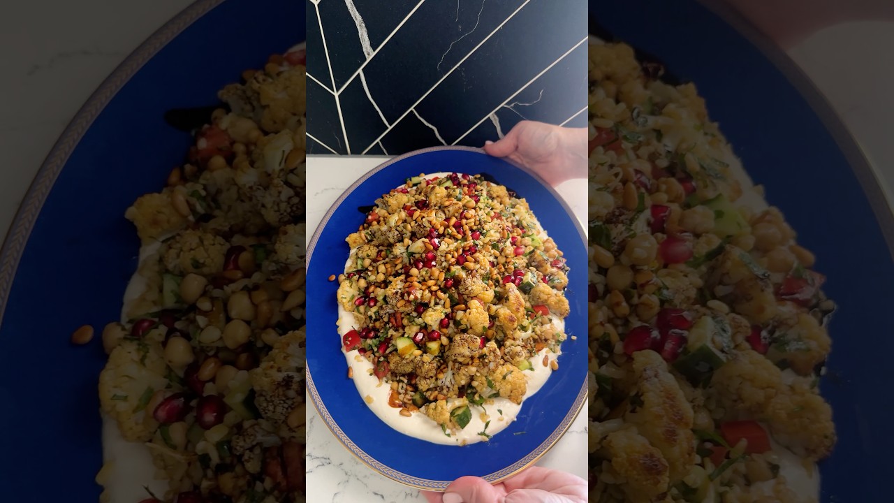 Салат из жареной цветной капусты и булгура с йогуртом с тахини #рецепт