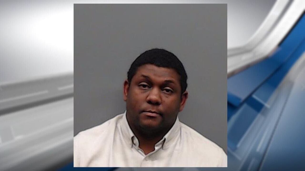Tyler man pleads guilty to threatening women with machete - YouTube