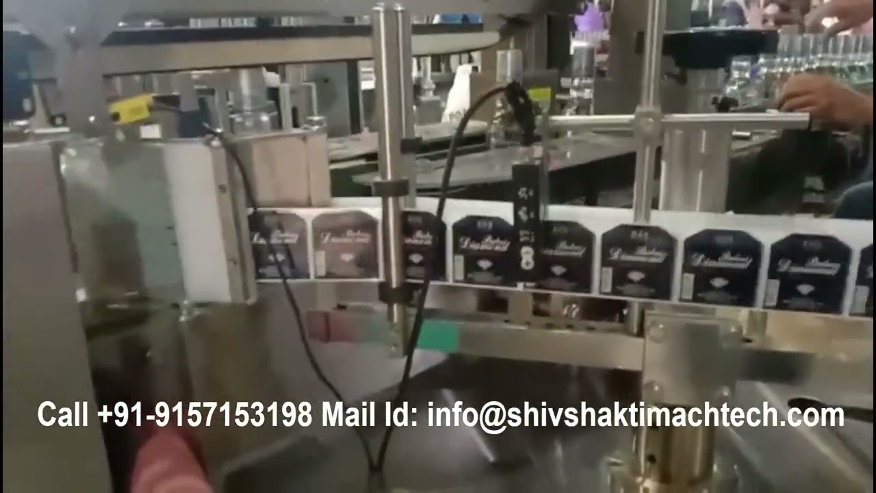 High Speed Single Side Flat Liquor Bottle Labeling Machine | One Side Label Applicator with conveyor