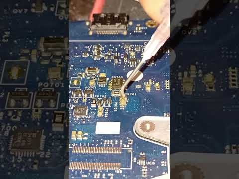 إصلاح لابتوب أحد الأصدقاء بعد ما أخبروه في محلات الصيانة أن المذربورد تالفة