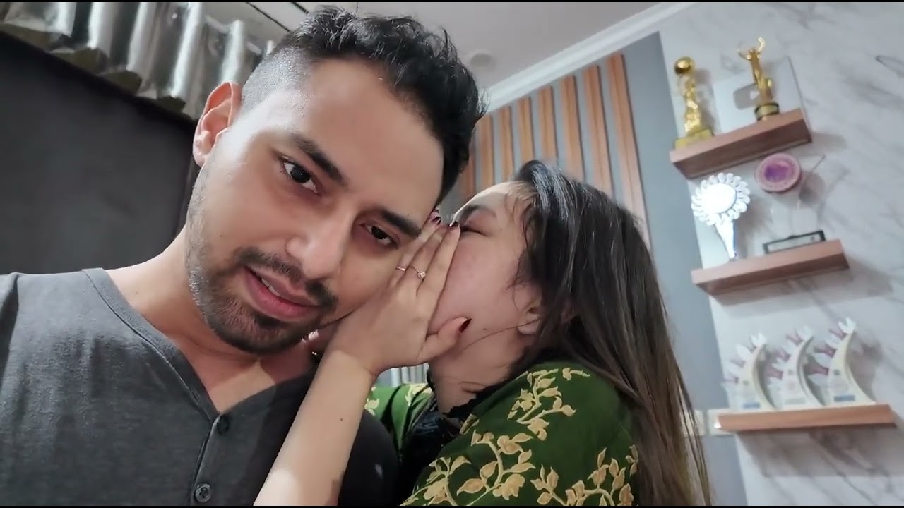 Tiba-Tiba Arya Adeknya Lady Rara Dateng Dan Aku Surprisein Bawa KERUPUK Seukuran GULING Buat IBU