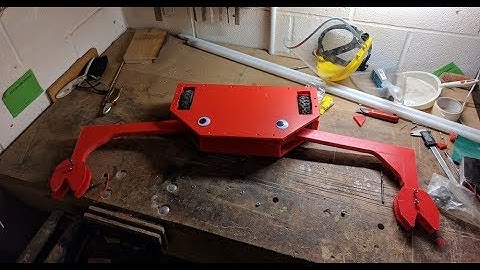 Building a Featherweight Crab Combat Robot in a week! Crabsolutely Clawful