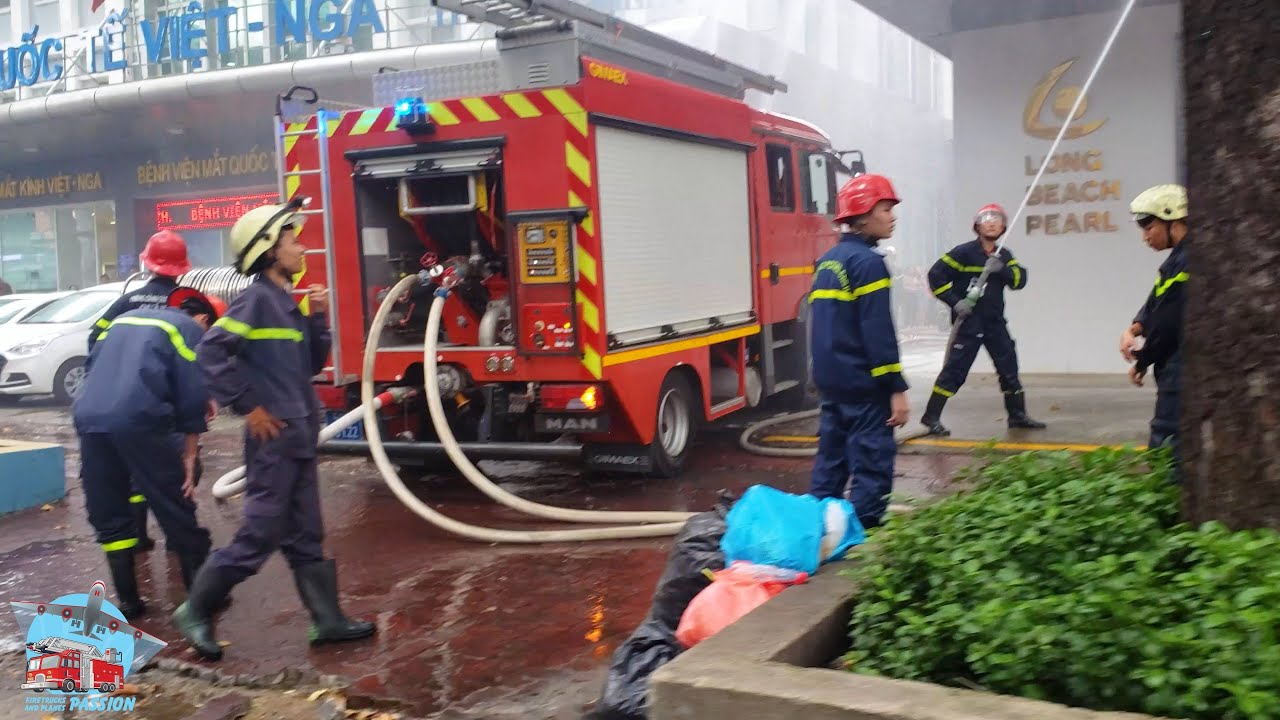 Fire Truck Responding | Firefighter with hose On Fire Drill | Brannbil for Barn