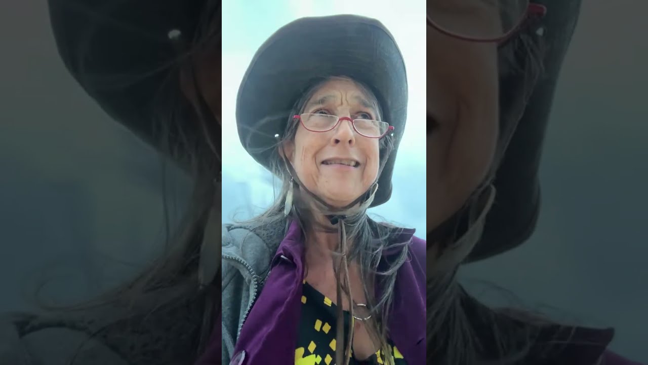 Cynthia Lees is live! Sunday Oct 12 2025 at Cape Arthur in Severna Park MD 