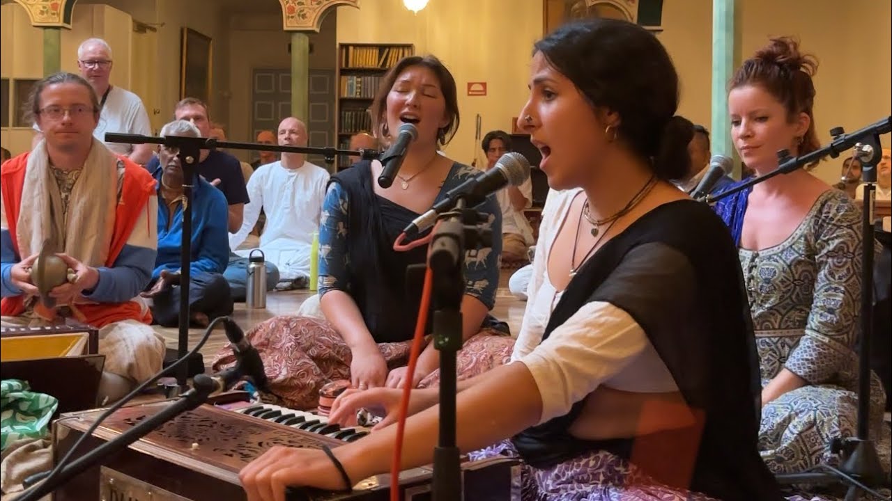 Almvik Grd Kirtan Festival 2023   singing by Manjari Vishwambar Ramanaji Vrinda  Gita