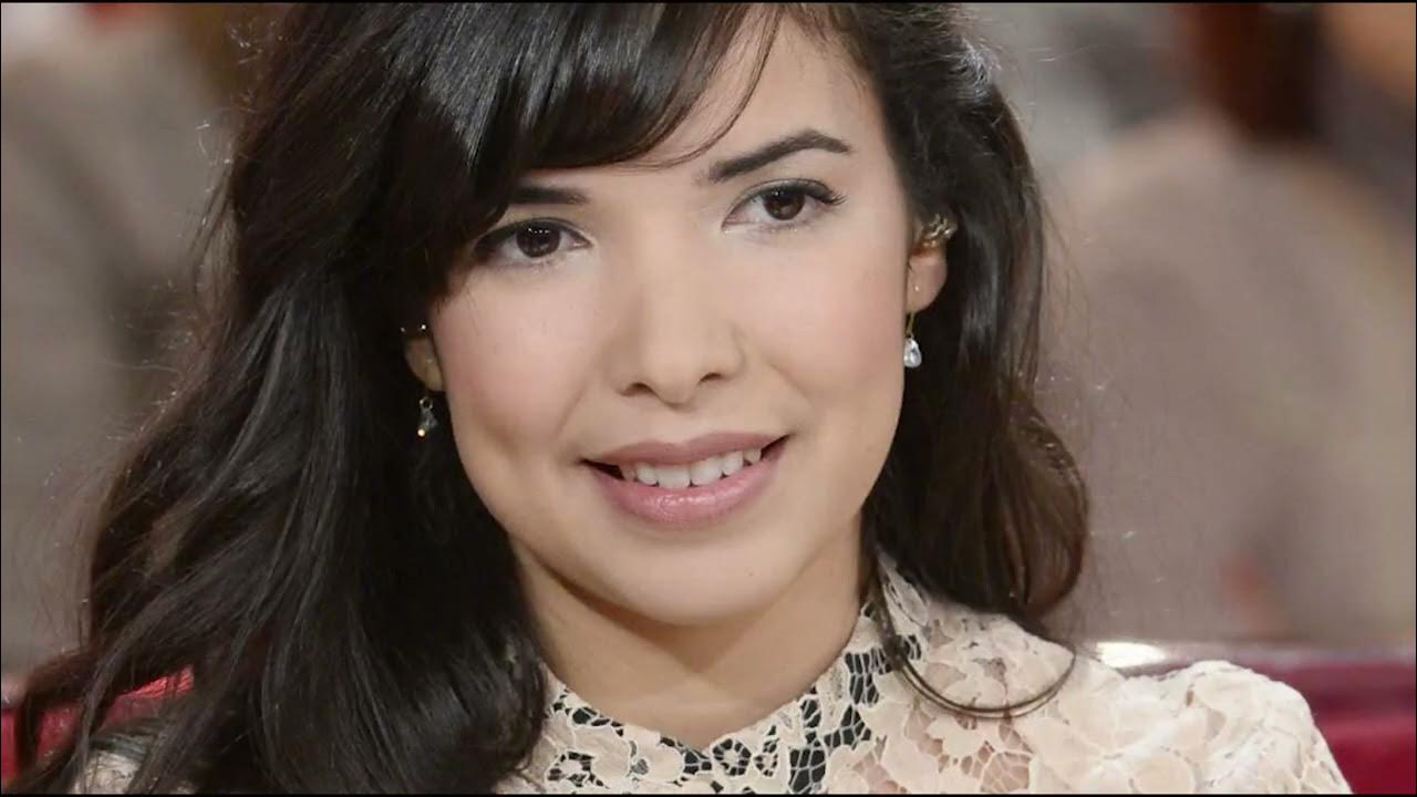 Индила ворлд. Indila. Indila певица. Indila французская певица. Адила́ Седрая.