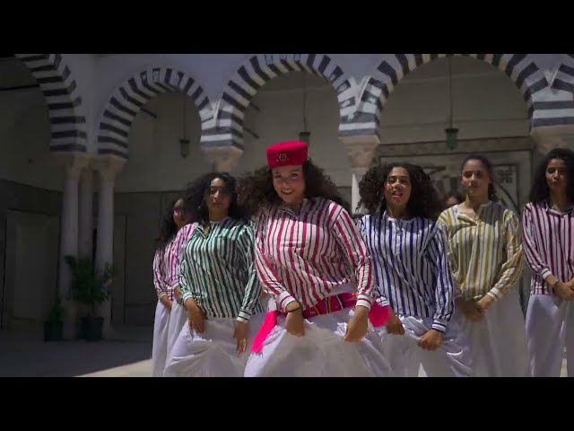 Douri Douri - AMMAR 808 Directed By Imen Menif 

Follow us :
Facebook : https://www.facebook.com/urbandanceTN/
Instagram