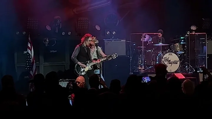 Ted Nugent w/ Jimmy McCarty & Johnny B 2022-08-13 ...