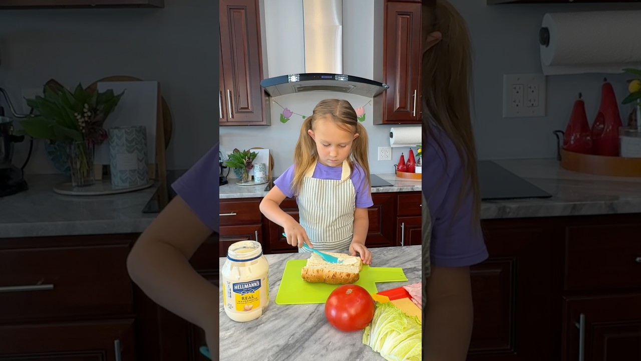 Vanessa Makes a GIANT Sub Sandwich! 🥪🧀🍅 