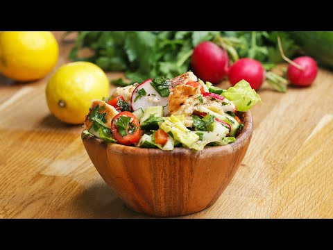 Middle Eastern Pita Salad (Fattoush Salad)